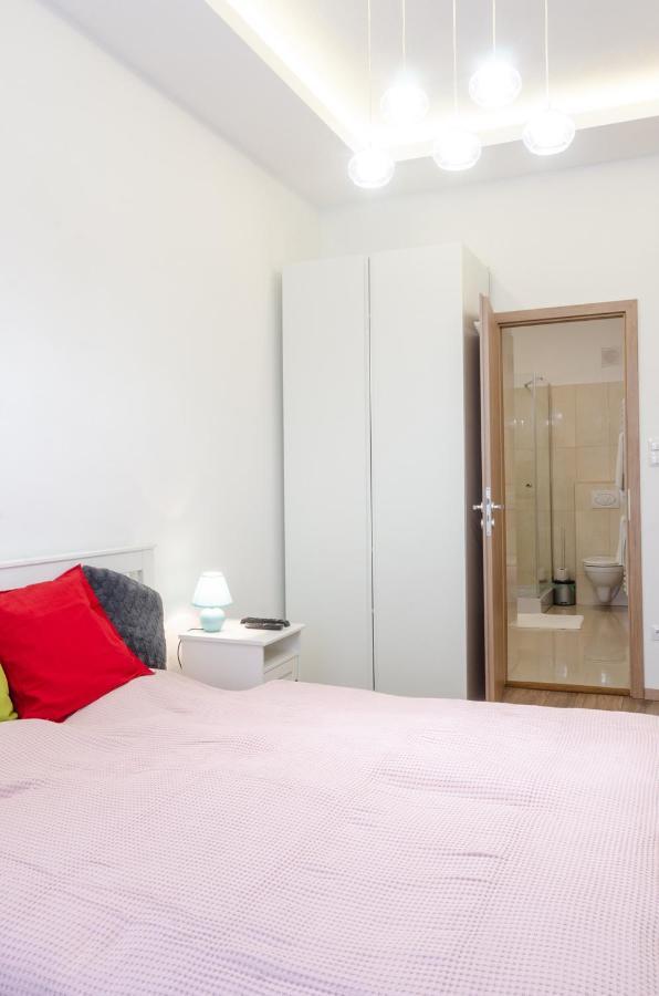 3 En Suit Bedroom Flat In The Main Centre For 6Ppl, 3Bdr,3Bthr,Ac 布达佩斯 外观 照片