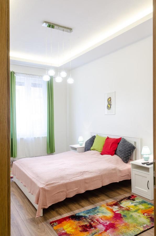 3 En Suit Bedroom Flat In The Main Centre For 6Ppl, 3Bdr,3Bthr,Ac 布达佩斯 外观 照片