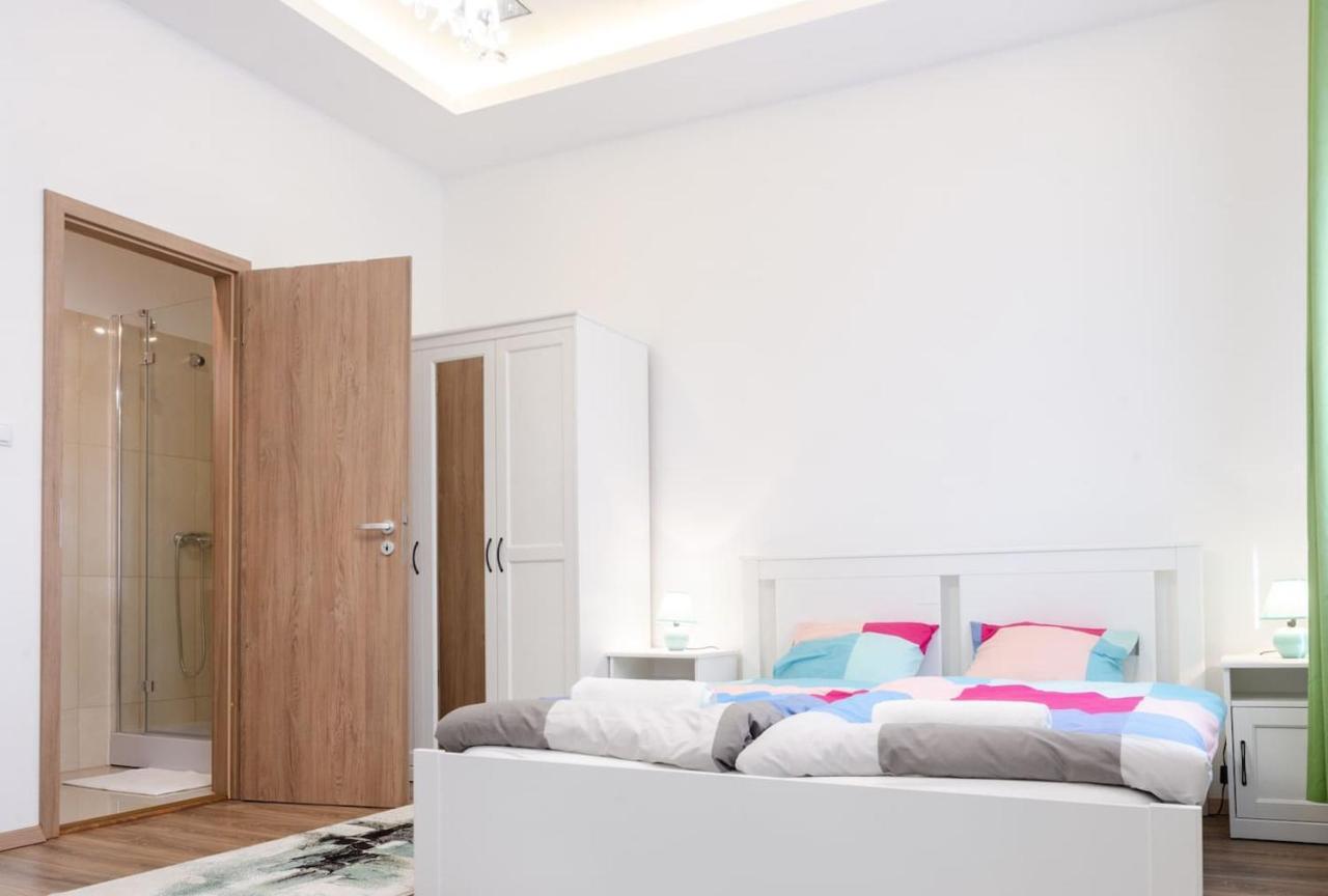 3 En Suit Bedroom Flat In The Main Centre For 6Ppl, 3Bdr,3Bthr,Ac 布达佩斯 外观 照片