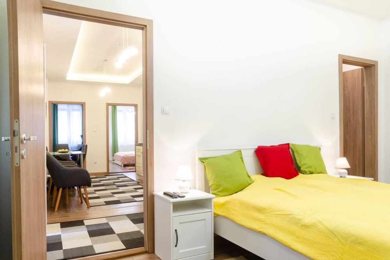 3 En Suit Bedroom Flat In The Main Centre For 6Ppl, 3Bdr,3Bthr,Ac 布达佩斯 外观 照片